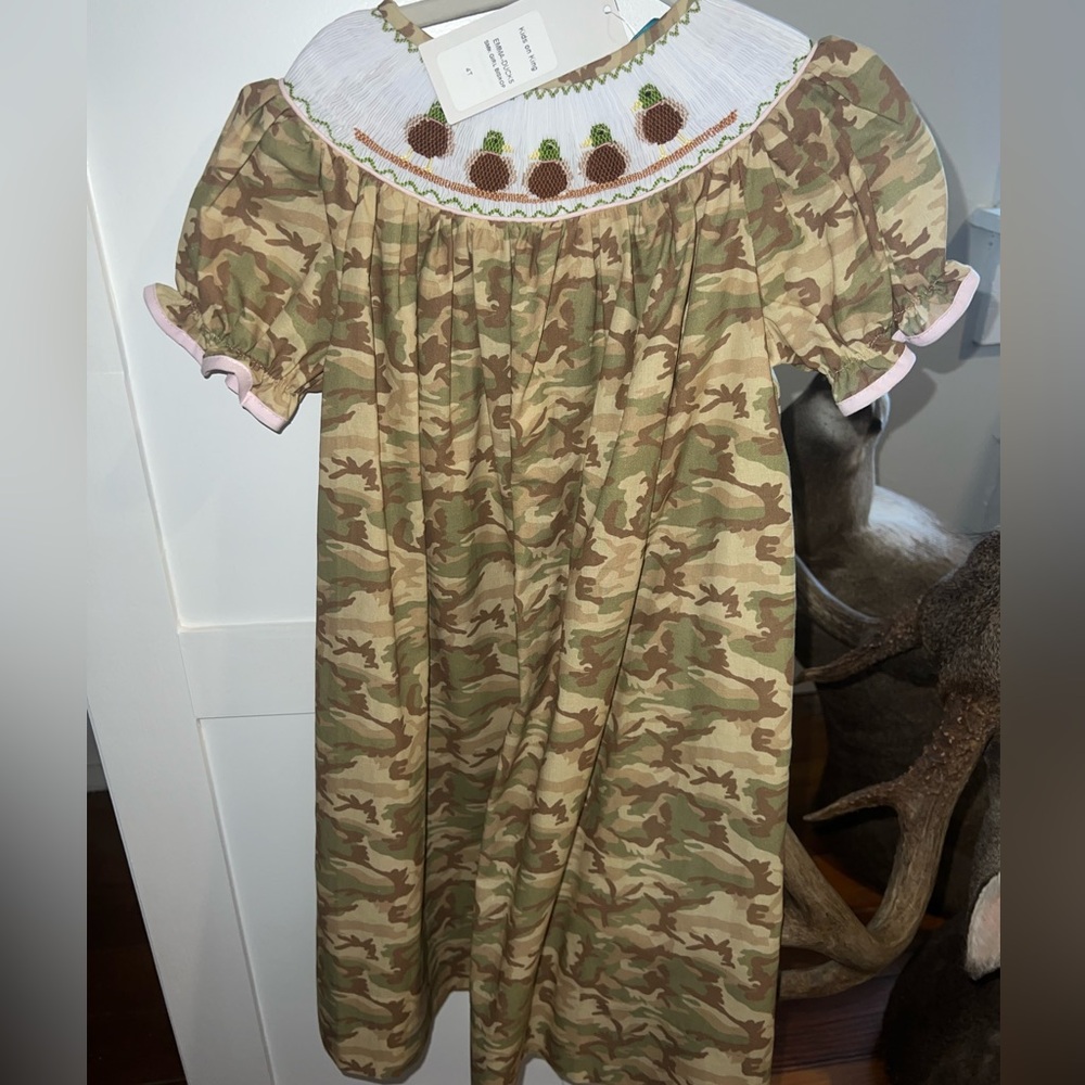 Kids on king mallard dress